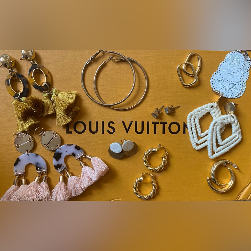Mix of 10 different pairs of earrings